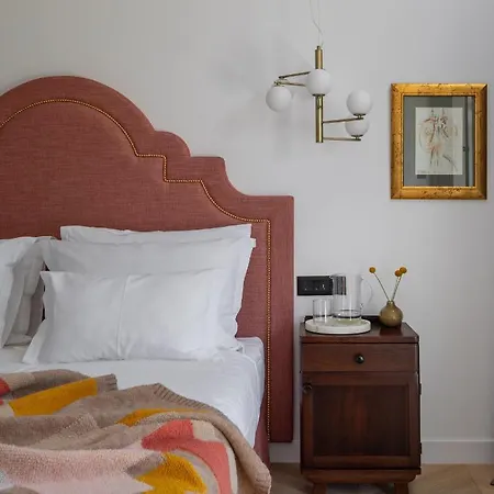 By Splendida Palace Apartman *