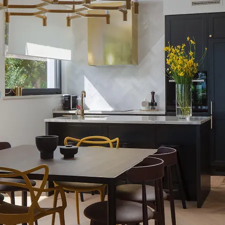 By Splendida Palace Apartman *